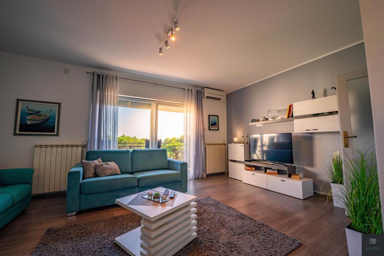 Apartman Nino Pula Extérieur photo